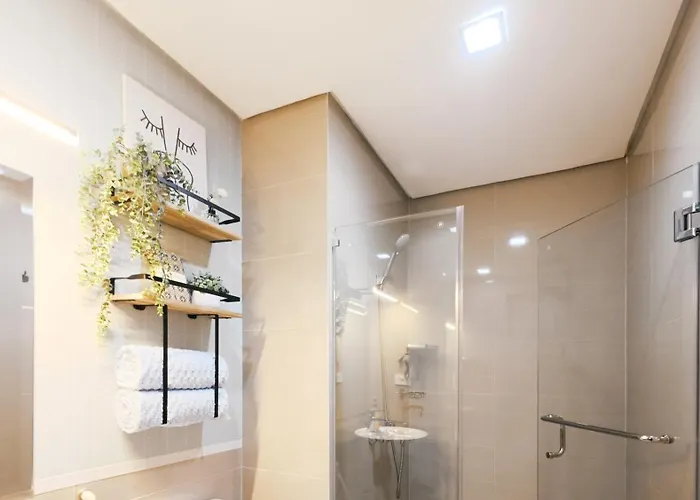 Breathtaking Eastwood View, 3min Walk To Malls, With Washer Apartment Manila