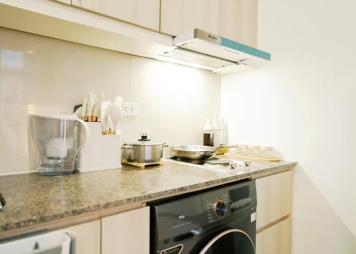 Breathtaking Eastwood View, 3min Walk To Malls, With Washer