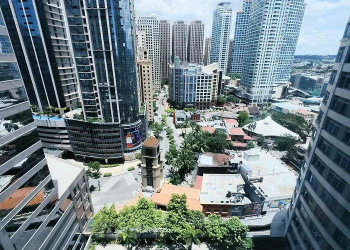 Apartment Breathtaking Eastwood View, 3min Walk To Malls, With Washer *